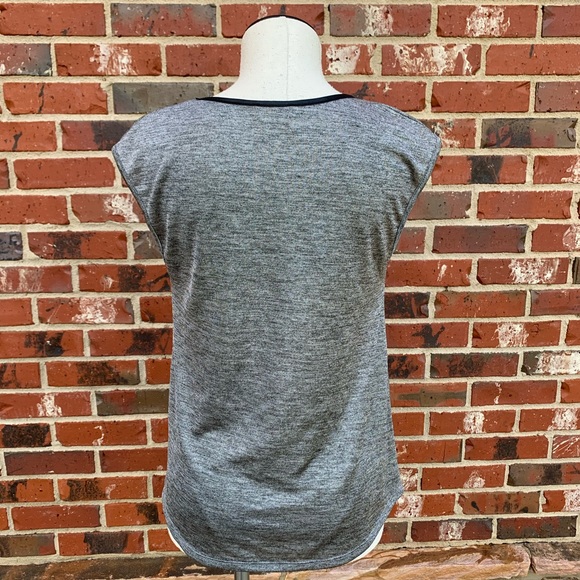 Guess Top - Picture 2 of 2